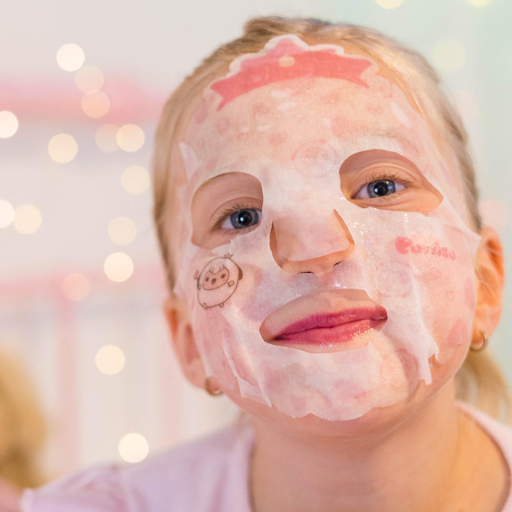 Puttisu child enjoys a fun, relaxing skincare moment.