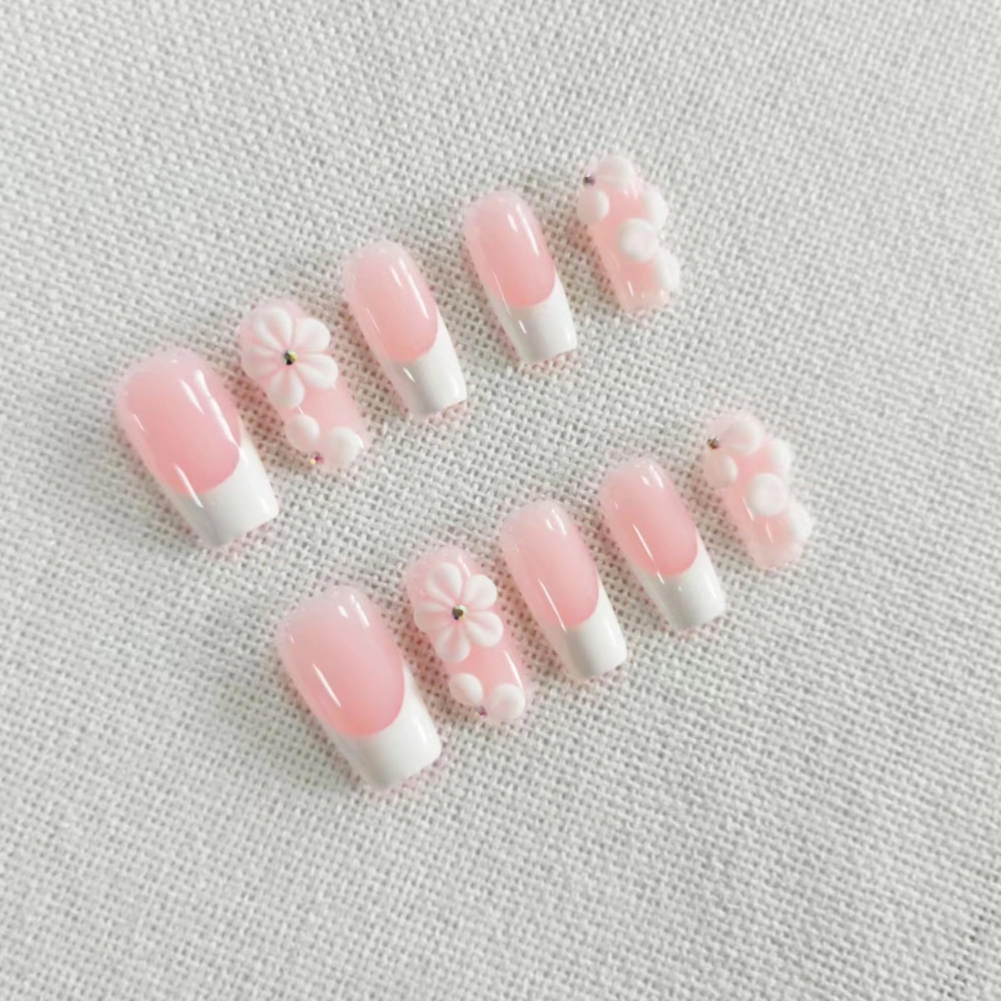 Qicaijia 3D flower embossed nails add elegant texture and eye-catching detail