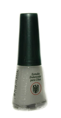 Química Alemana Nail Hardener glossy finish close-up on the nail