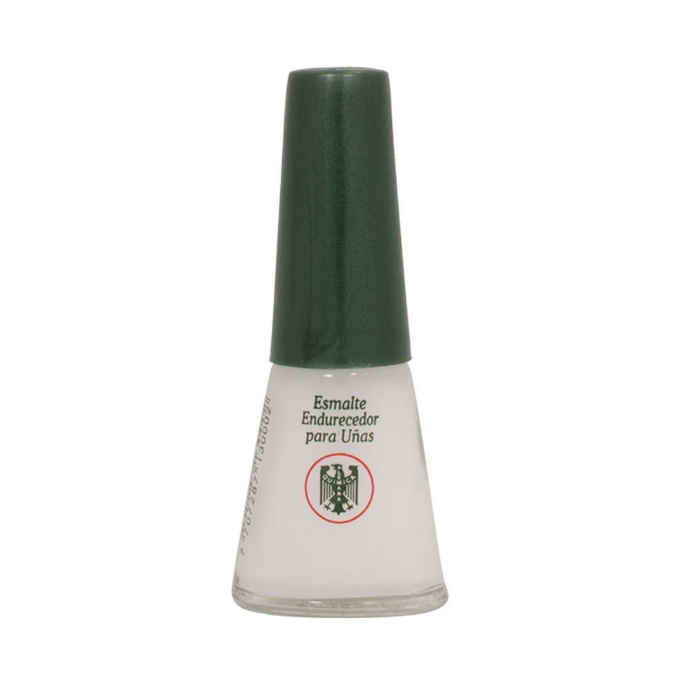 Quimica Alemana Nail Hardener yellow amber liquid close-up showing nourishing formula.