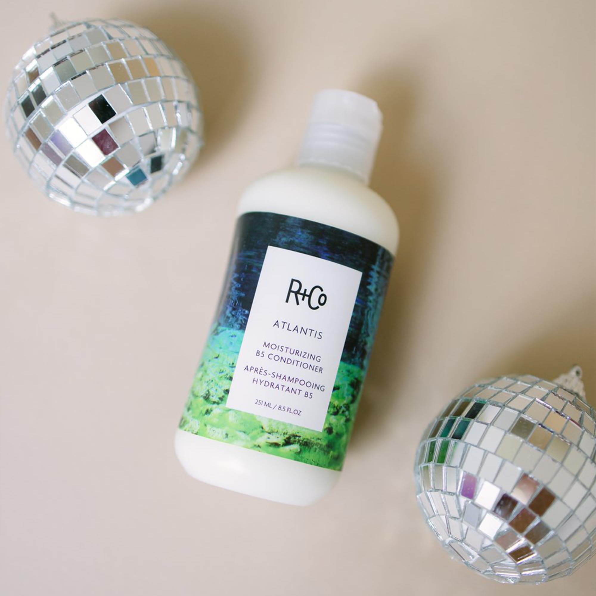 R-Co Atlantis texture close-up conveys creamy moisture and softness