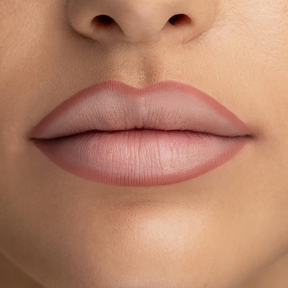 Radiant Softline texture close-up shows rich pigment and velvety glide.