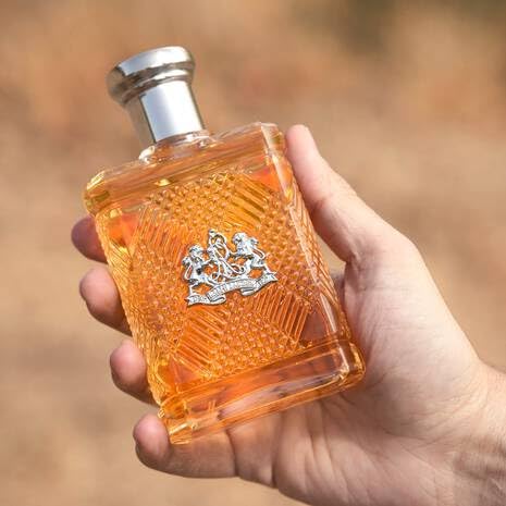 Ralph Lauren Safari spray nozzle suggests easy, even fragrance distribution.