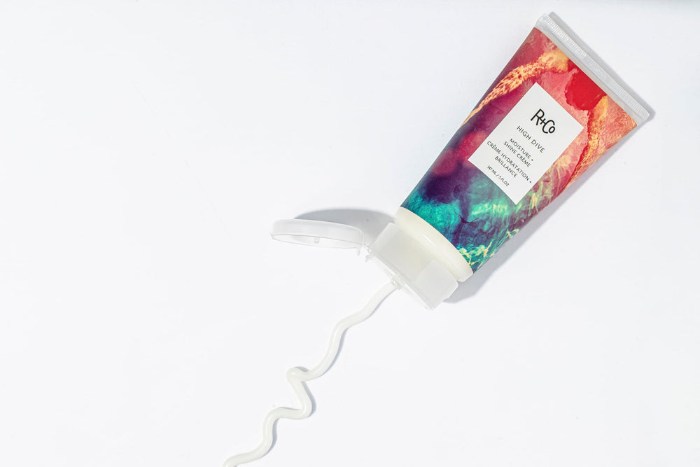 Frizz-controlled, smooth hair with R+Co High Dive