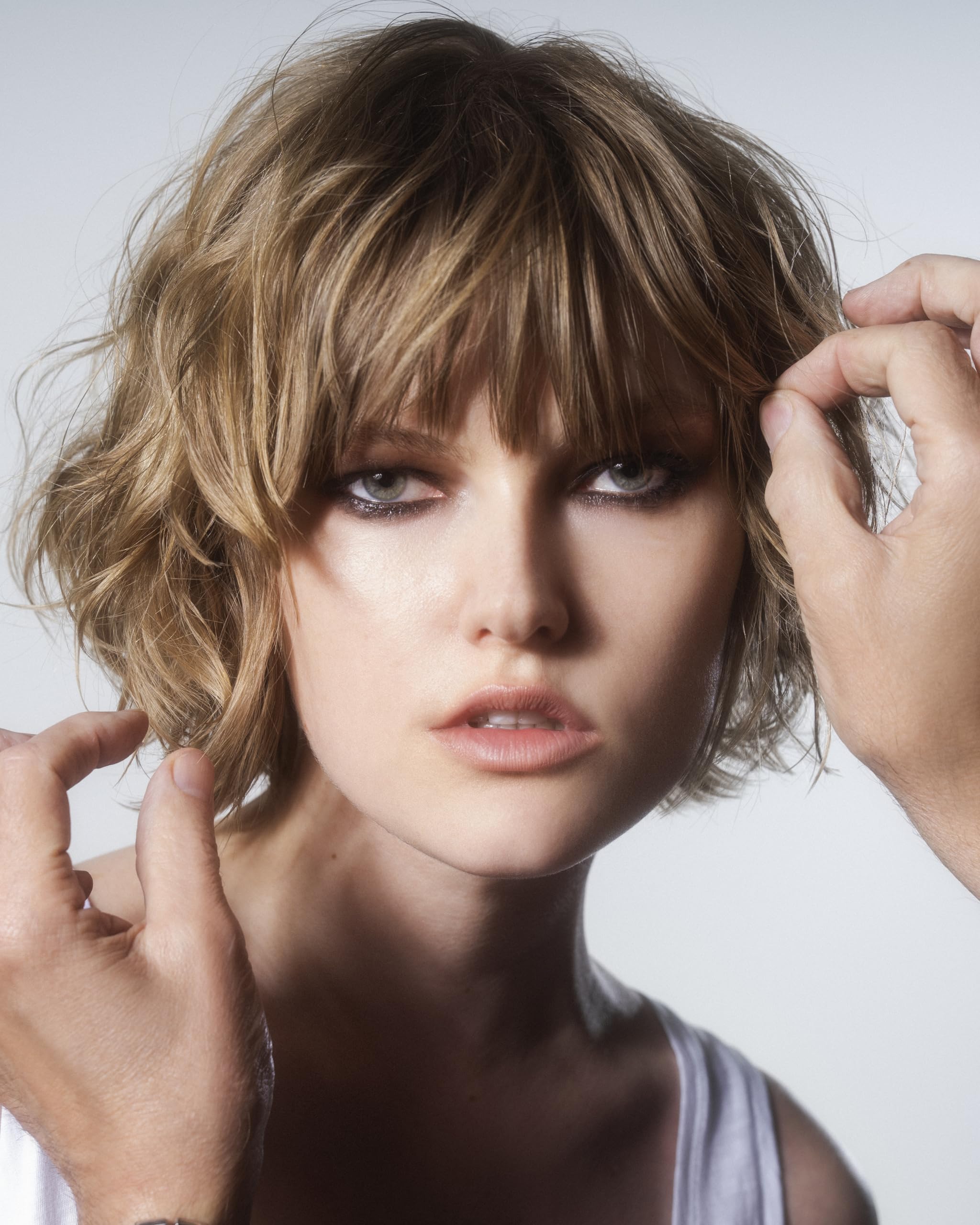 R+Co Sun Catcher after-use shine and frizz control with Hyaluronic Acid hydration