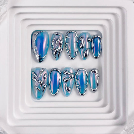 Rdntbeu blue ombre press-on nails for a reusable salon-quality manicure.