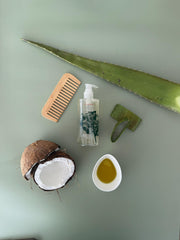 Red Flower Ocean Hydrating Hair Wash packaging shows coconut glycerin and Pro-Vitamin B5 for shine.
