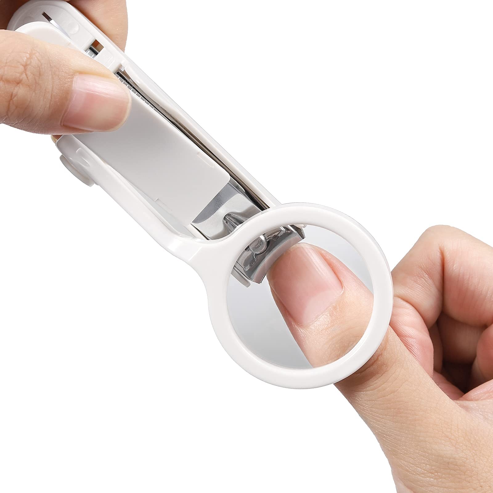 Remedic nail file included for smoothing and polishing after clipping.
