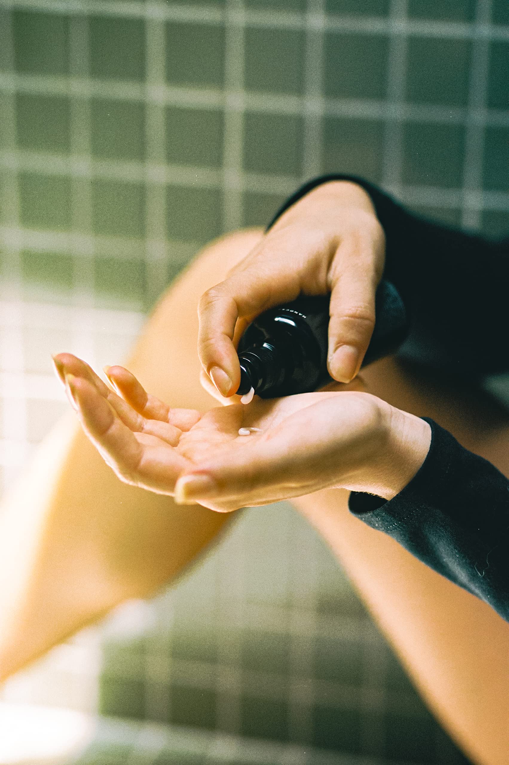 REVERIE Natural Milk Anti-Frizz Leave-In recyclable-packaging supports sustainability