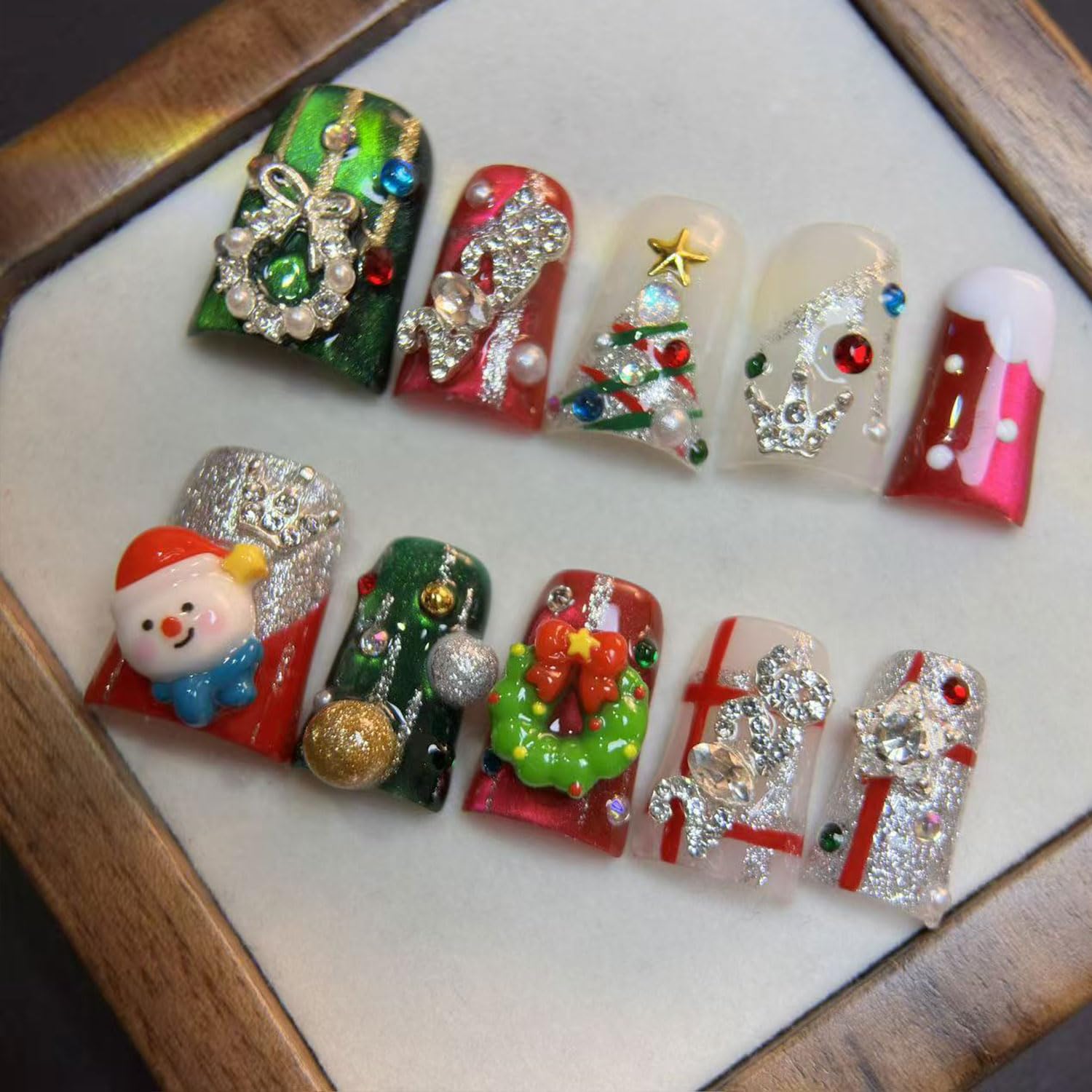 RIICFDD 3D garland decor nails add festive flair to your look
