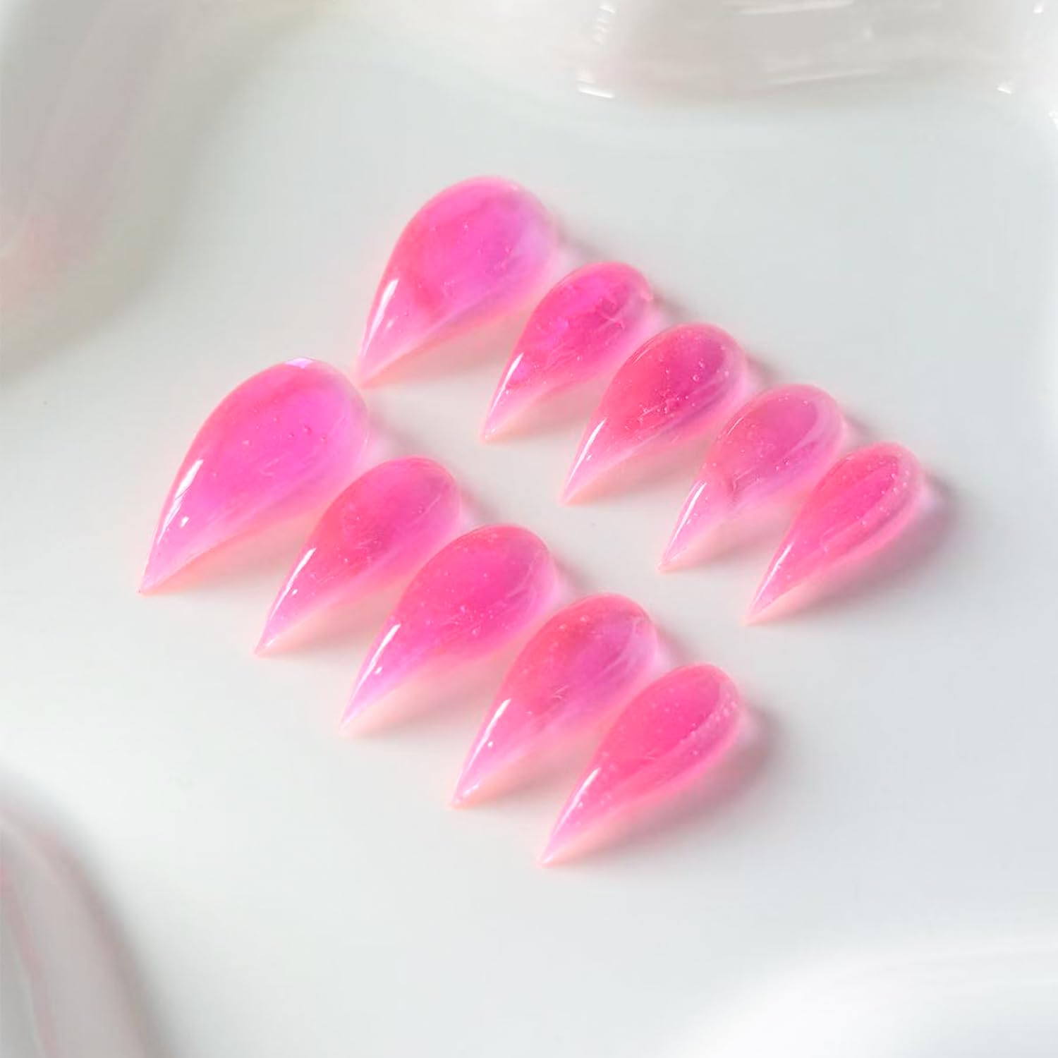 RIICFDD quick-dry adhesive glue ensures secure bond without damaging natural nails.