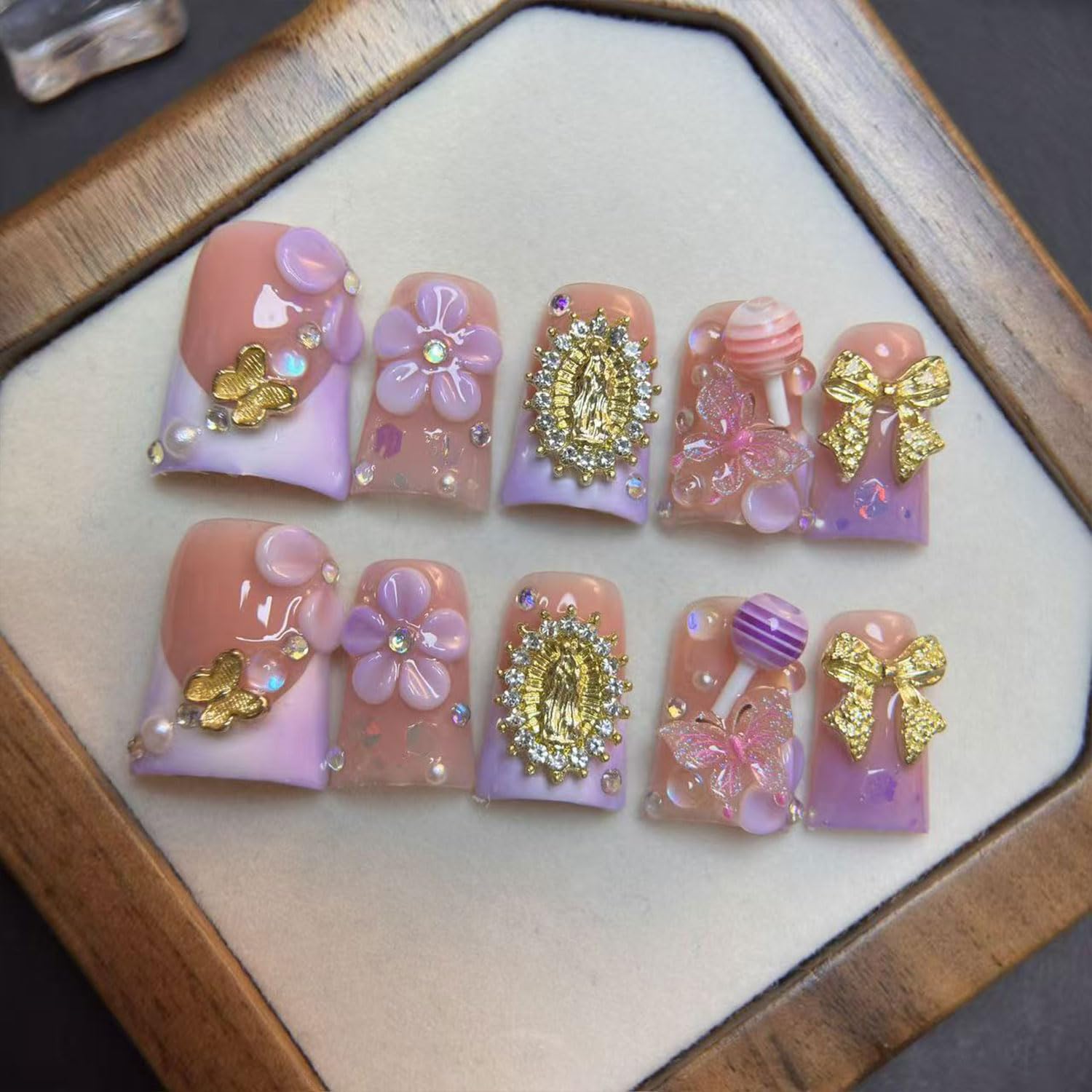 RIICFDD Duck Medium nails featuring pink French tips for elegant everyday wear.