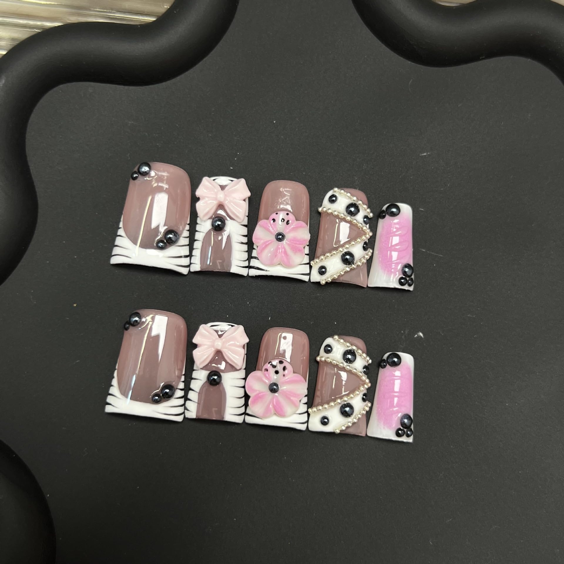 RIICFDD duck press-on nails with black rhinestones for a glamorous look