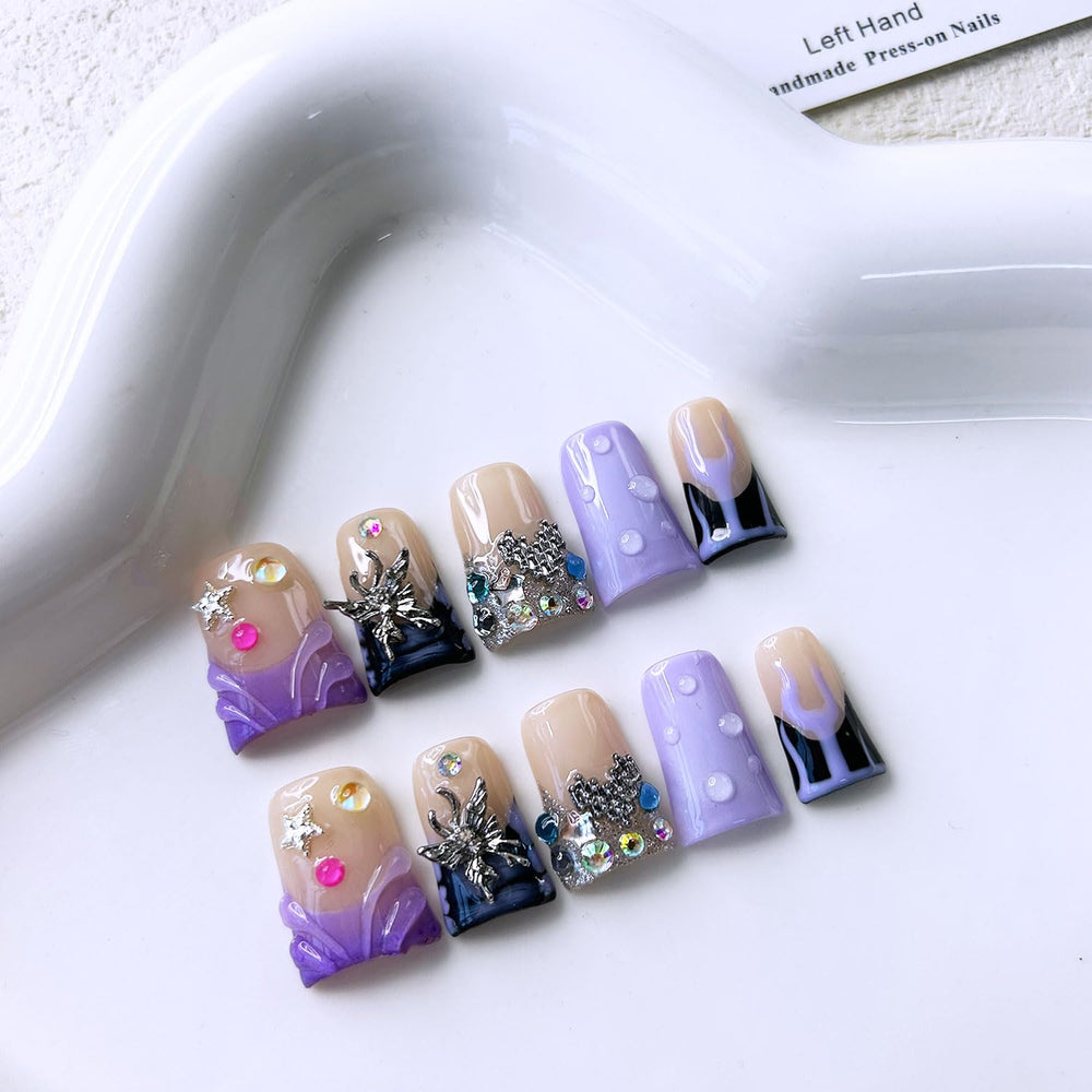 RIICFDD durable reusable nails come with storage pouch.