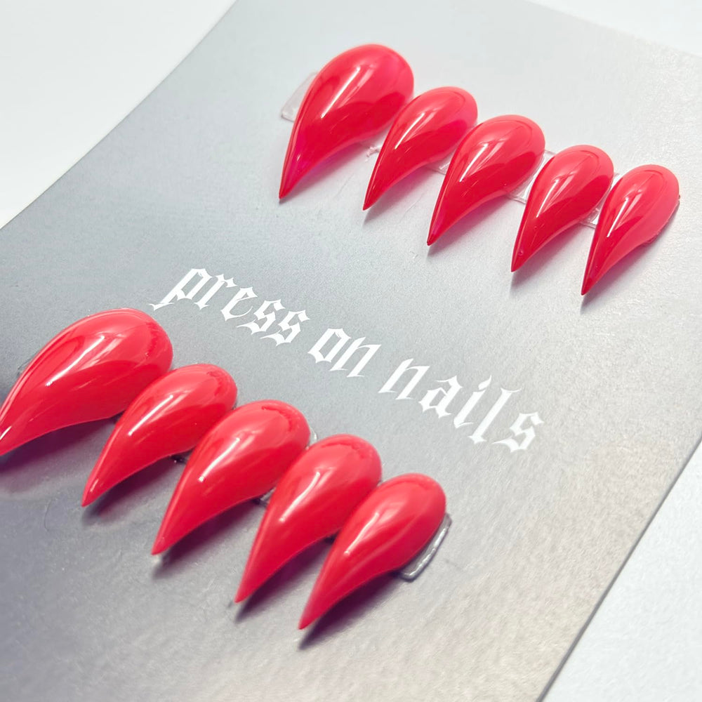 RIICFDD nail glue and kit shown for fast, secure nail application