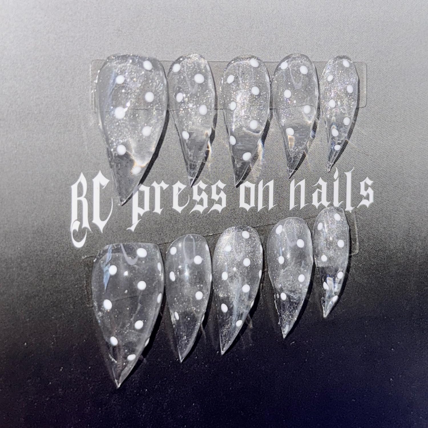 RIICFDD glue-kit enables quick, secure nail applications.