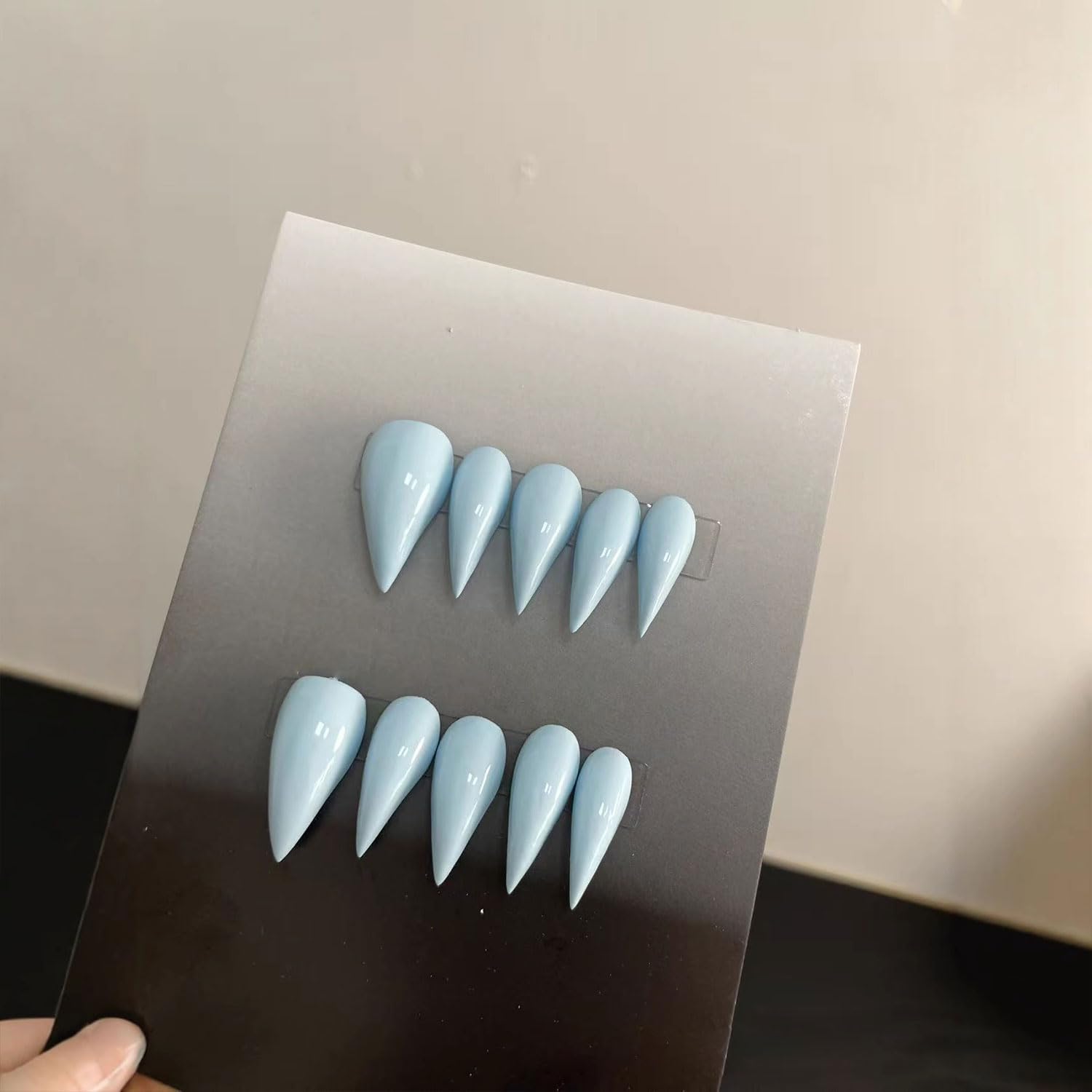 RIICFDD press-on nails in blue stiletto eagle claw for durable salon-quality wear