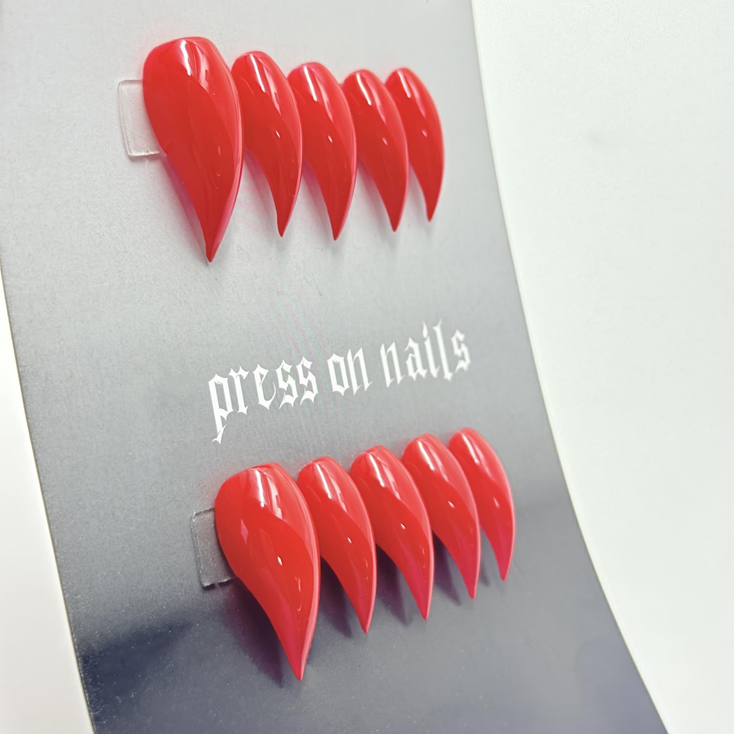 RIICFDD red Christmas press-on nails for a quick festive manicure at home