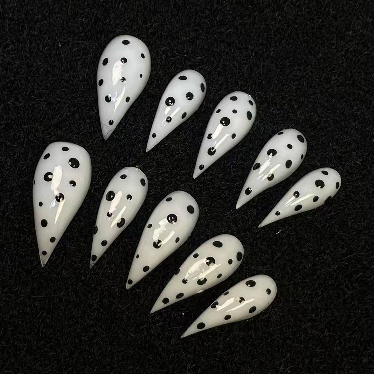 RIICFDD reusable nails supporting 3-5 uses.