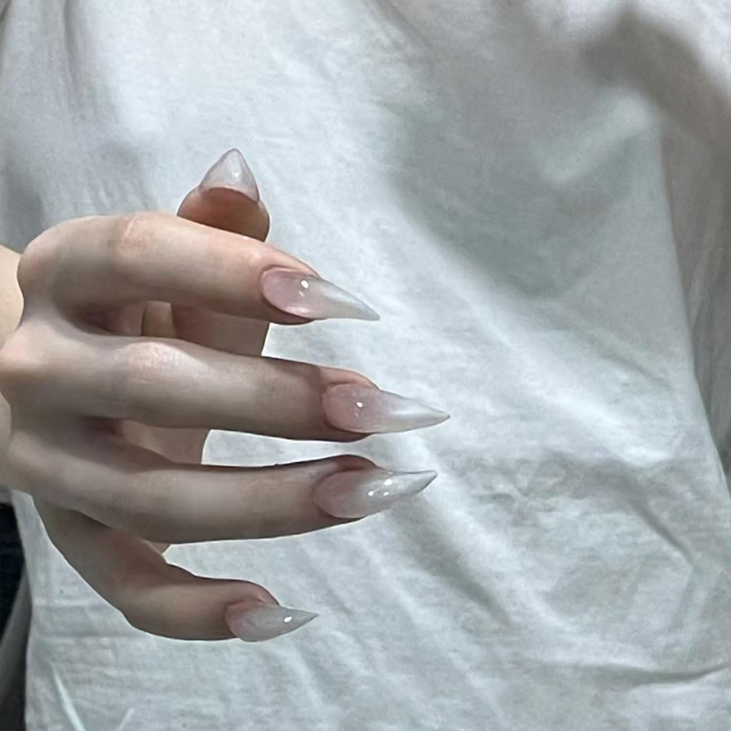 RIICFDD short curved nails close-up showing natural fit and sturdy ABS acrylic