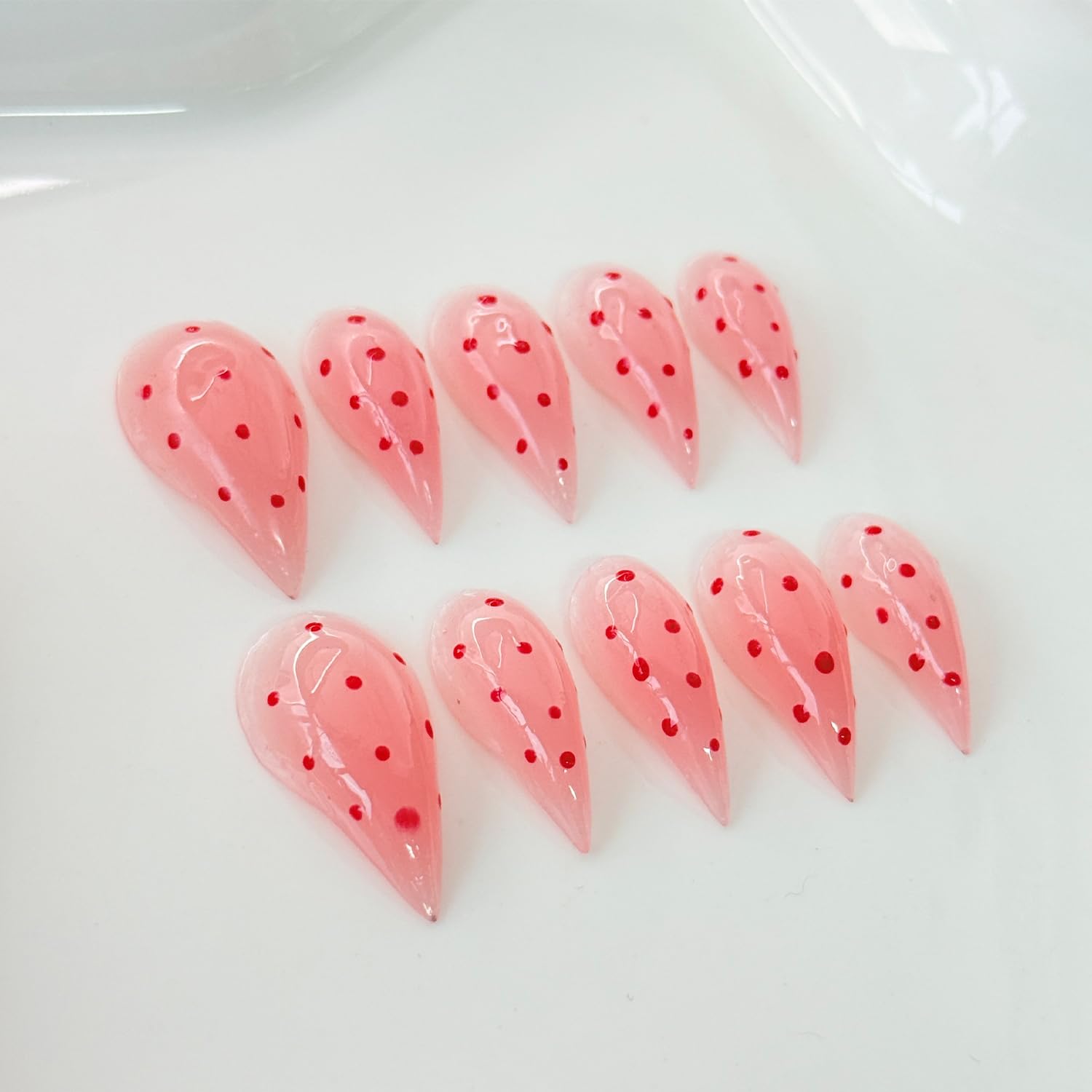 RIICFDD size chart helps you find the closest nail size for a perfect fit.