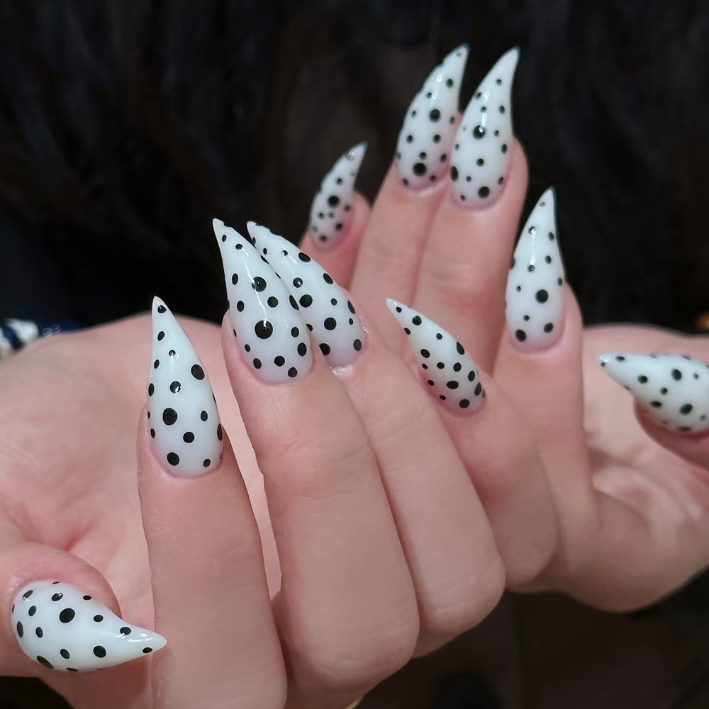 RIICFDD storage pouch accompanies nails for travel.