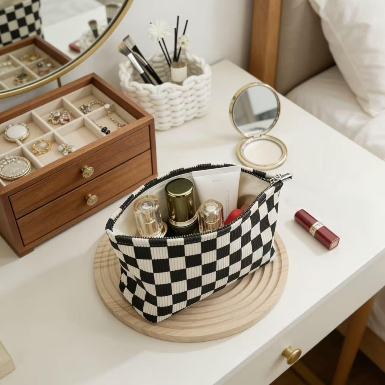 RIKMOXR zippered cosmetic organizer prevents spills and loss of small items