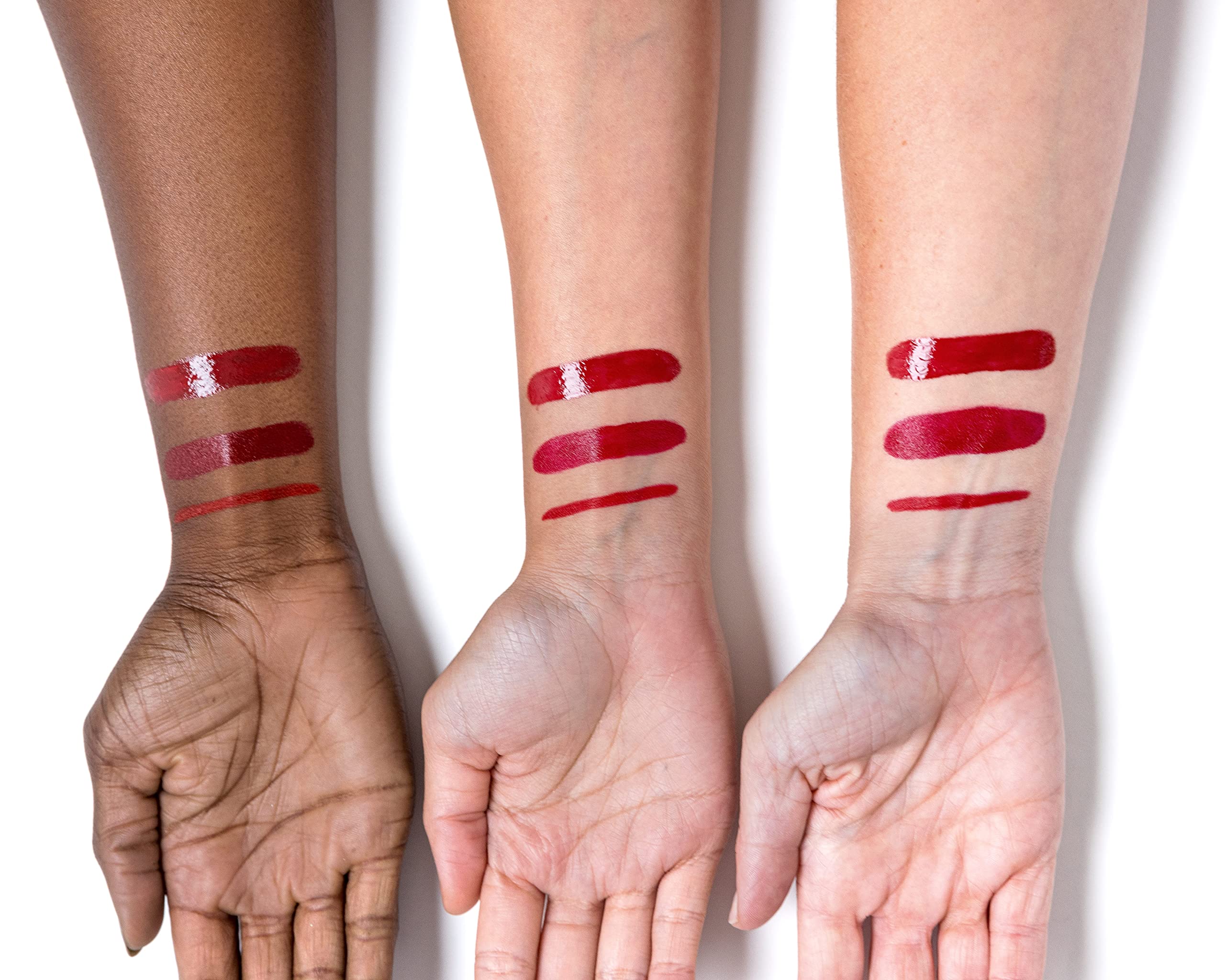 Step-by-step imagery suggests easy layering from liner to gloss.