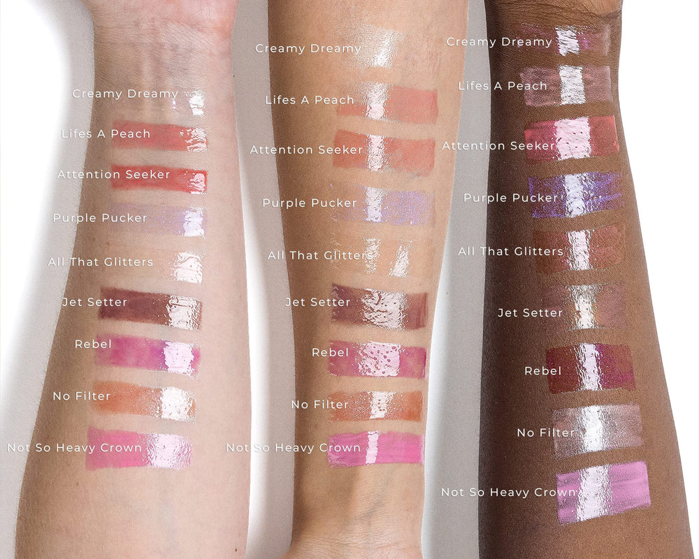 Nourishing oil blend in gloss for conditioning and lip protection.