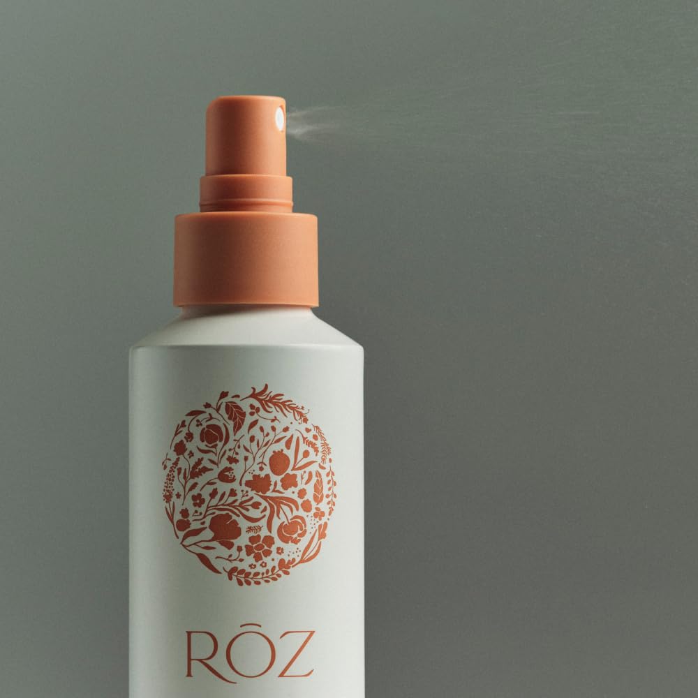 RŌZ Air Thickening Spray on textured hair delivers defined, bouncy movement.