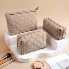 Sadnyy durable zipper ensures smooth access for quick makeup retrieval
