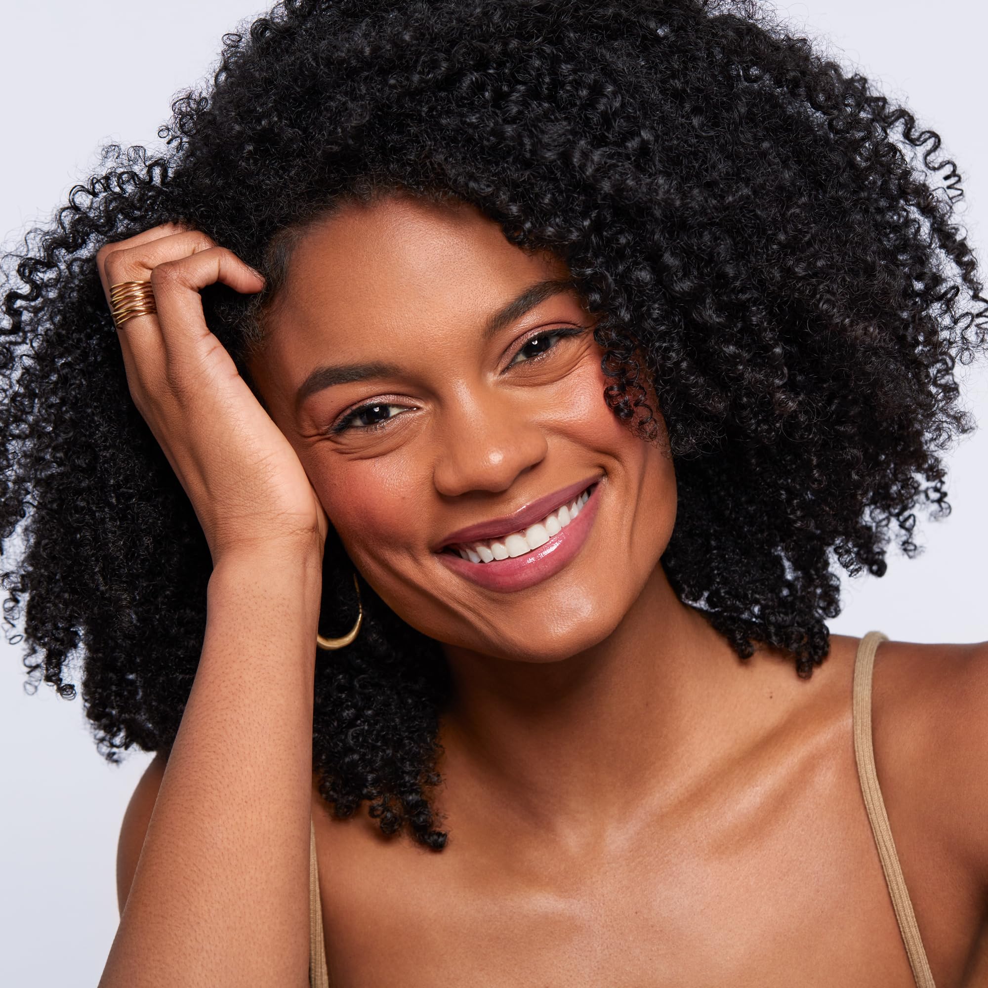 Ingredients licorice root and elderberry support brightening and antioxidant care.