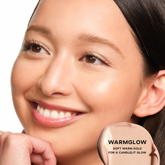 Close-up of gel texture for luminous, lightweight daily glow