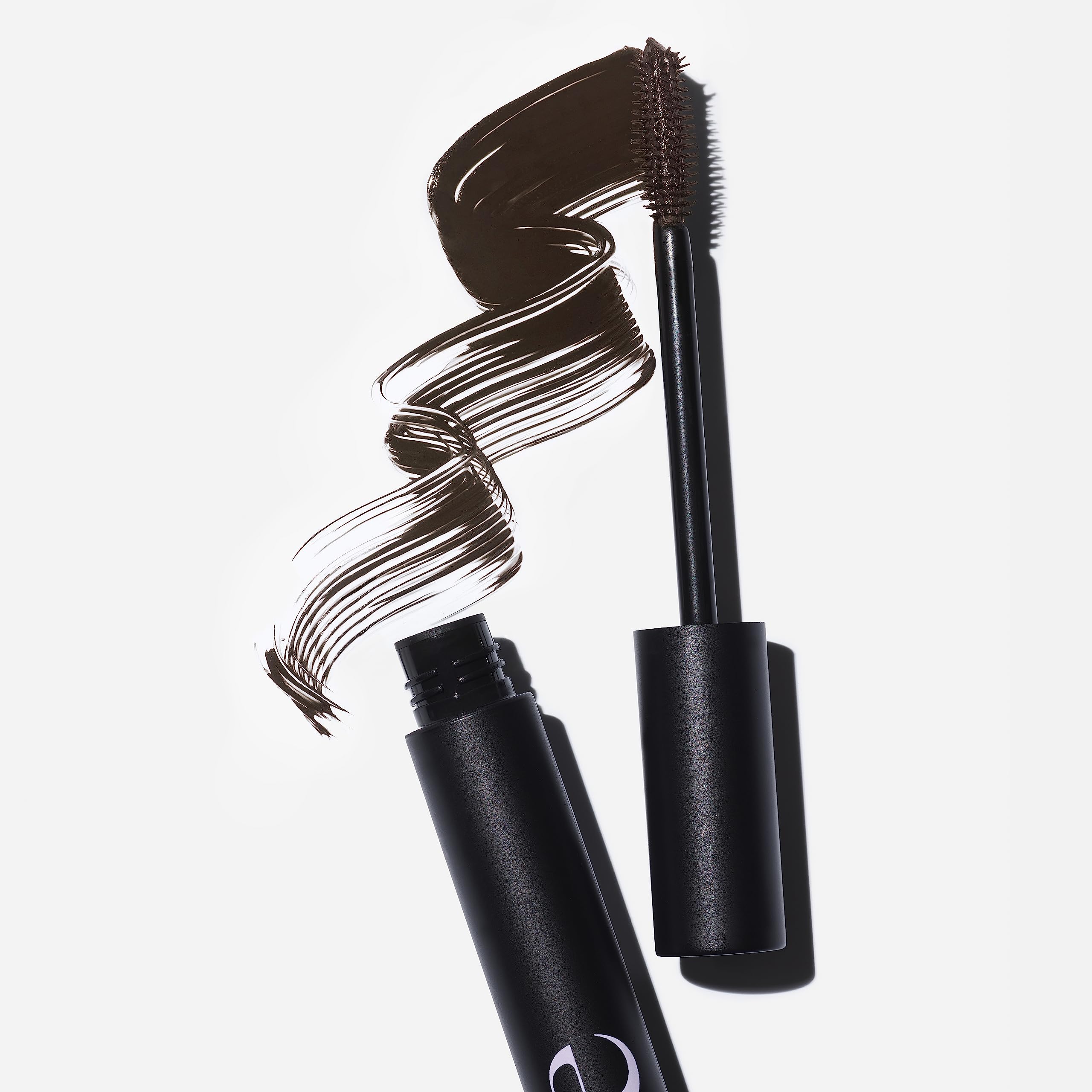 Saie Mascara 101 brush detail enabling precise application on lashes