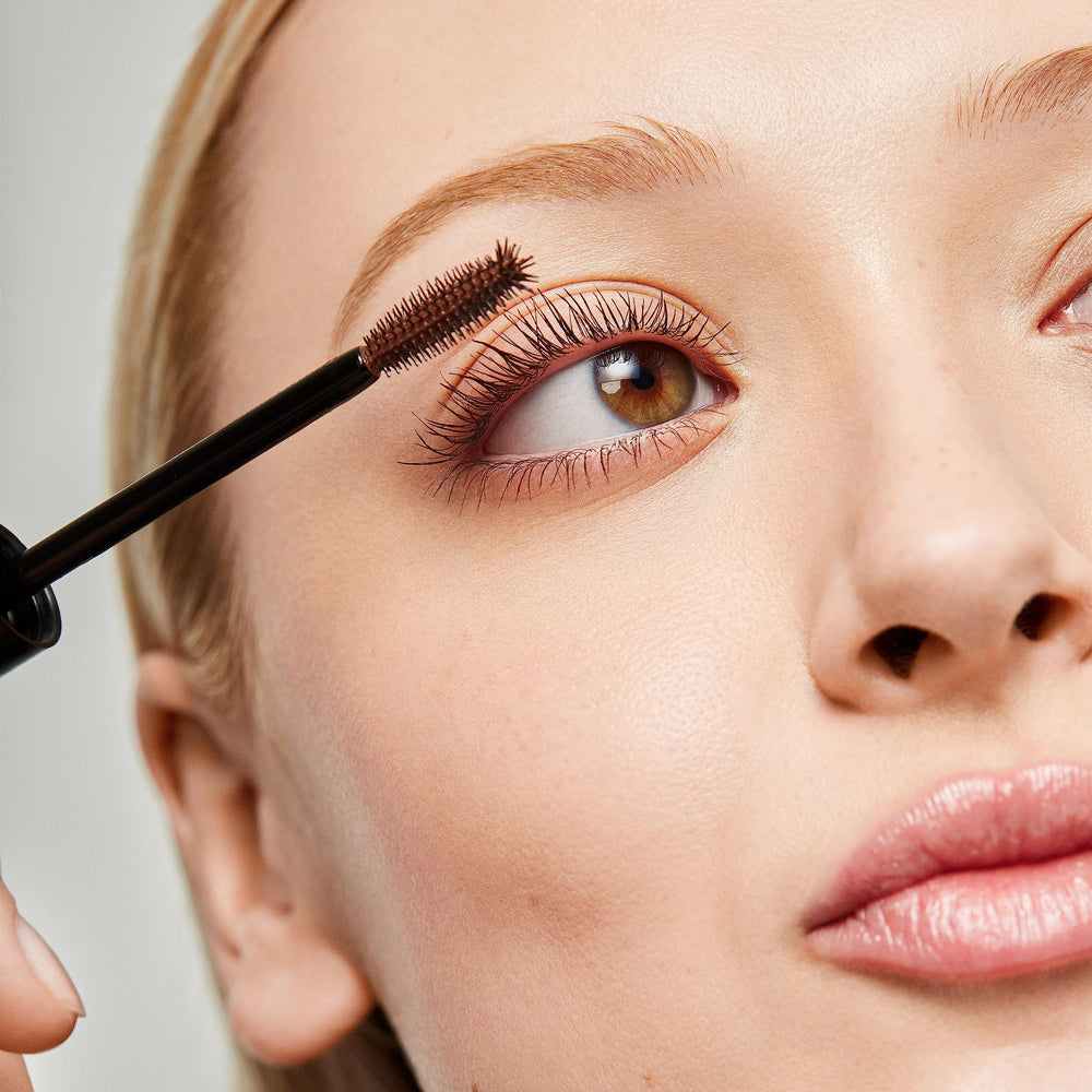 Saie Mascara 101 outer corner lashes focus for defined lift