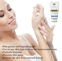 Salcoll hand cream texture on skin illustrating barrier support and moisture.