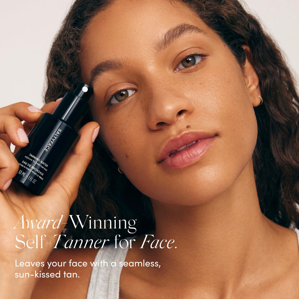 SALTYFACE Tanning Water on the neck for seamless blend