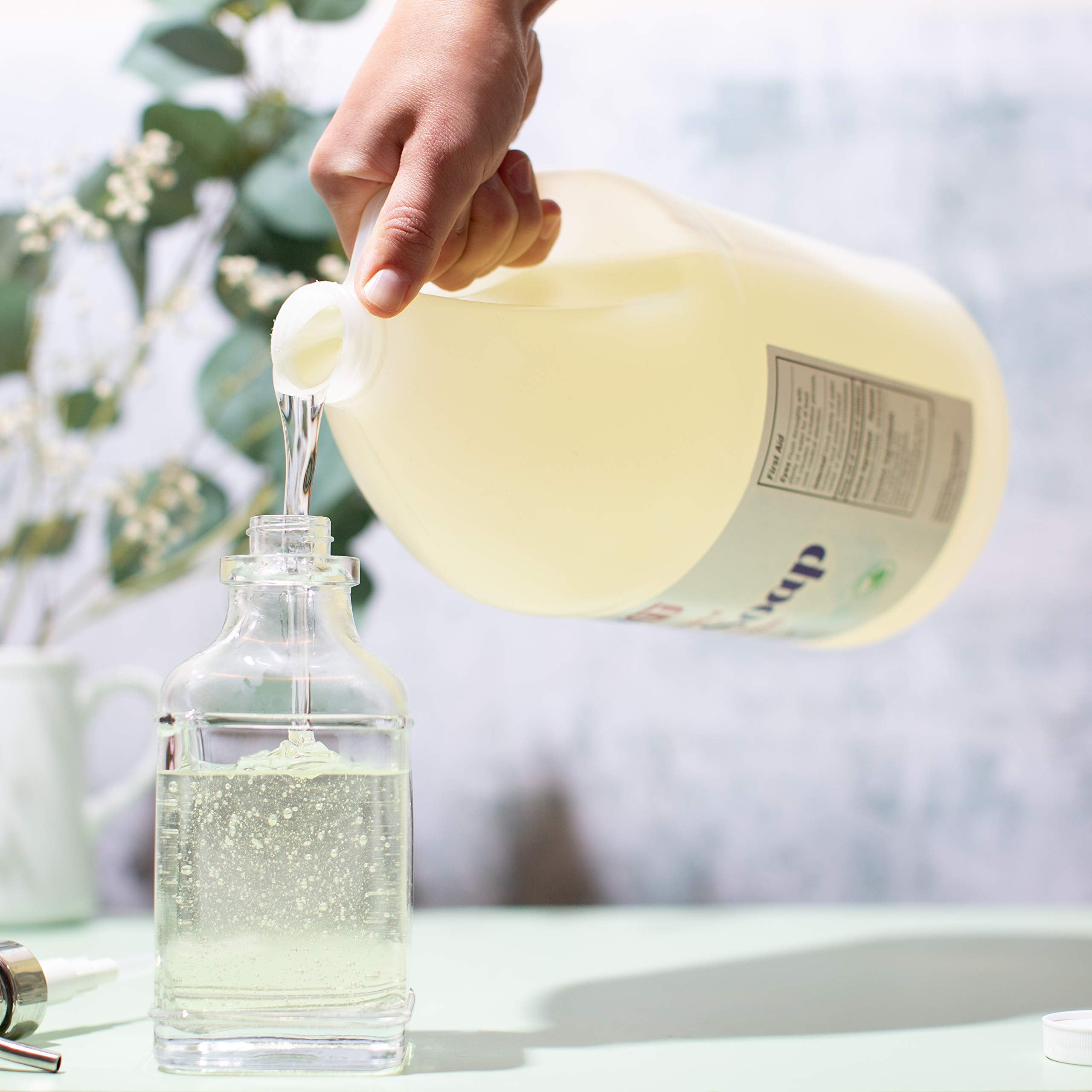 Sanit Silky Clean bottle front view with vanilla fragrance for freshness.