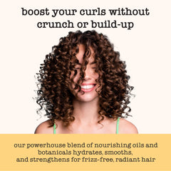 SAUCE BEAUTY Curl-defining cream for waves and coils in use