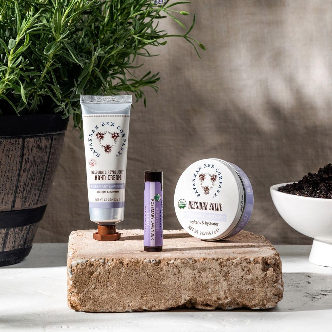 Fresh fragrance from almond and peach oils.