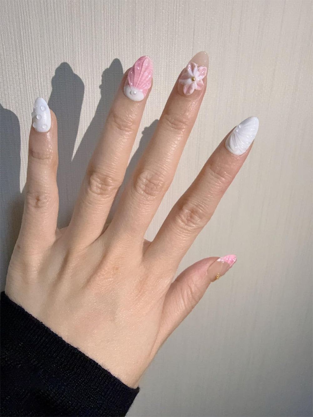 Seashell 3D floral decor nails highlight delicate blossoms for chic style