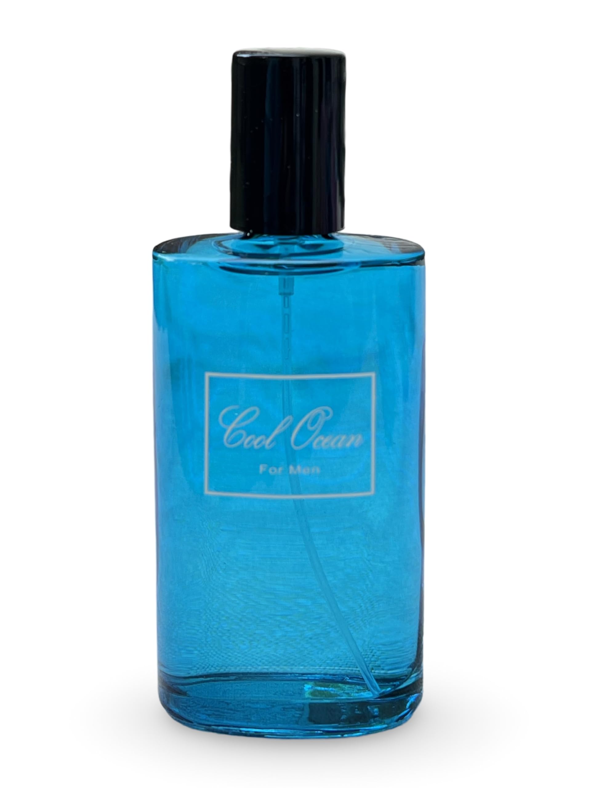 Top notes blend sea water, lavender, and mint for freshness.