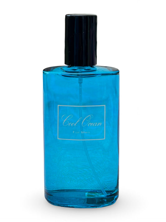 Top notes blend sea water, lavender, and mint for freshness.