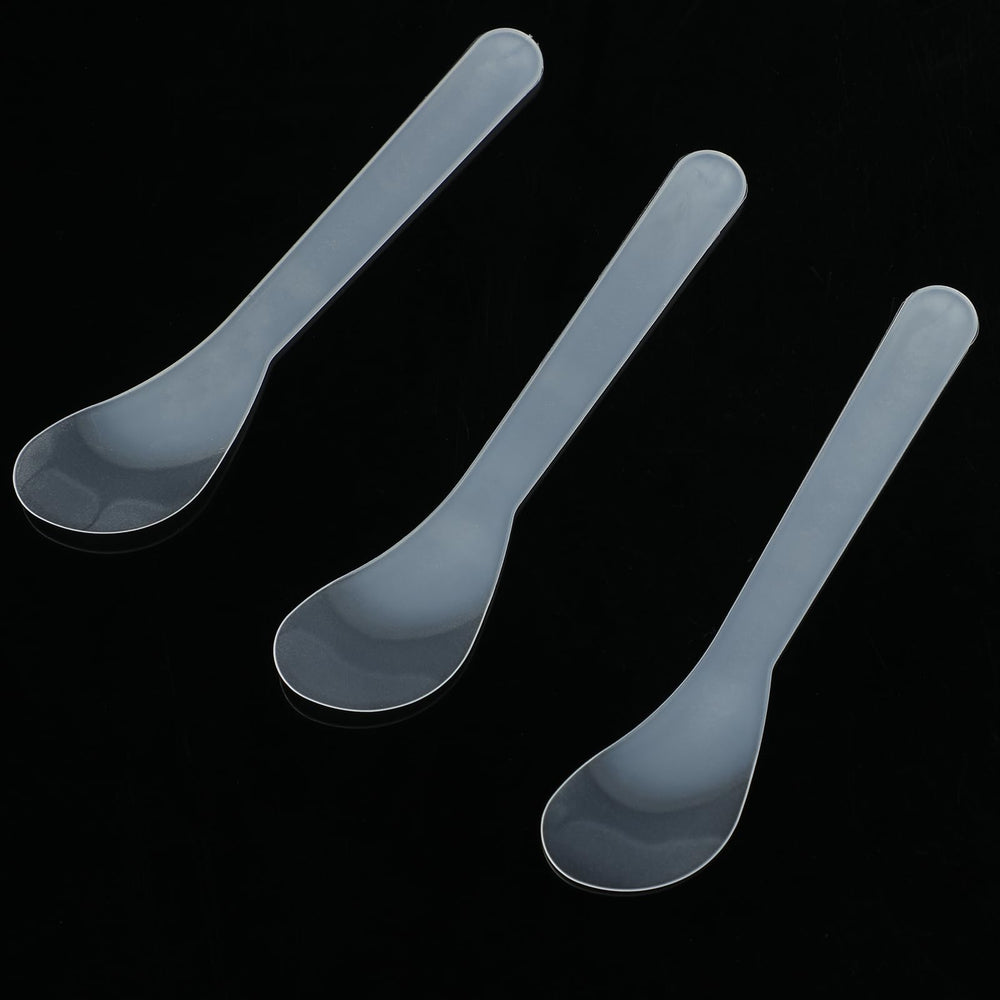 Senkary face mask spatula with rounded edge for comfortable use.