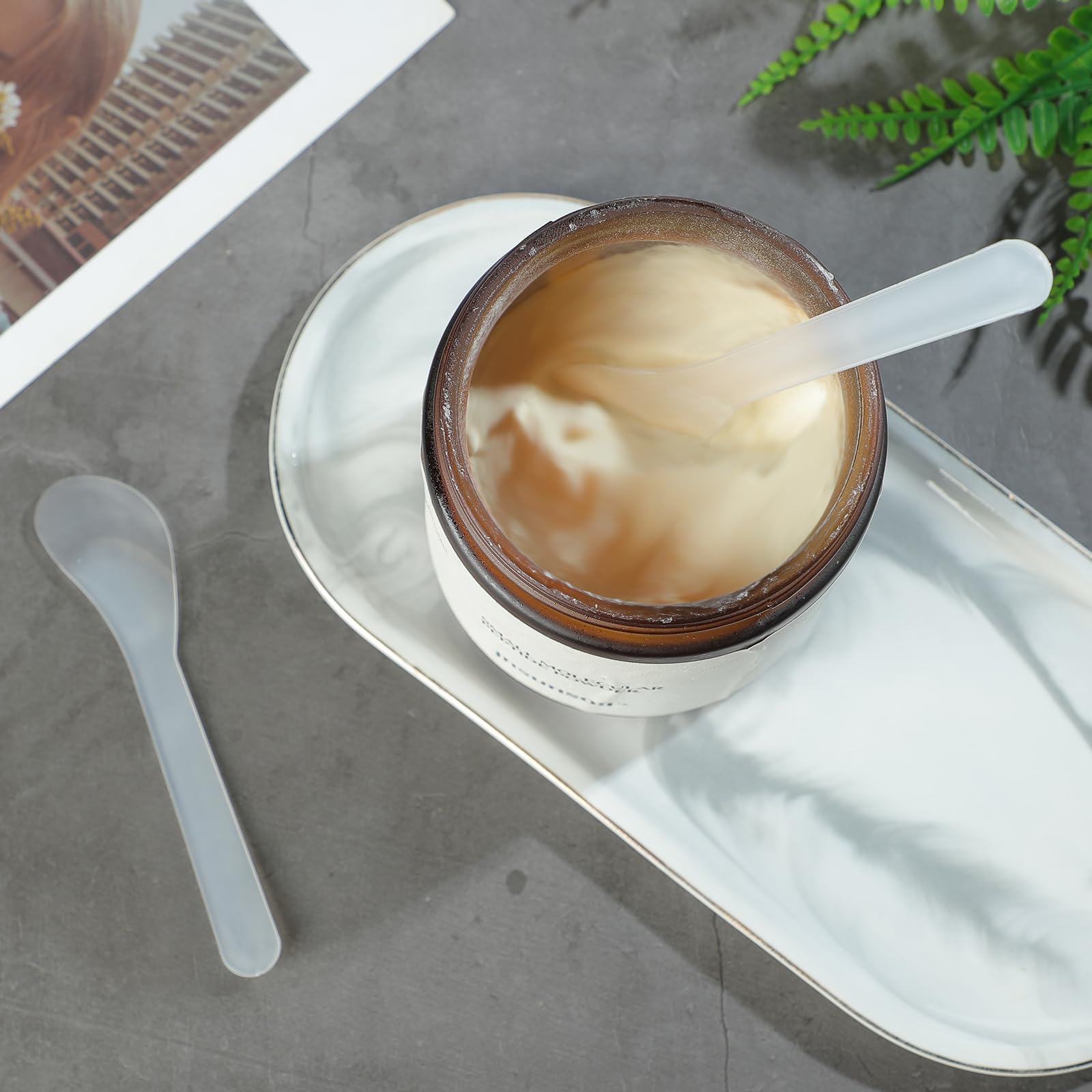 Senkary lightweight spatula ideal for travel and quick skincare rituals.
