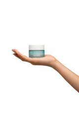 Close-up showing four hyaluronic acids in Sensilis Skin Rescue.