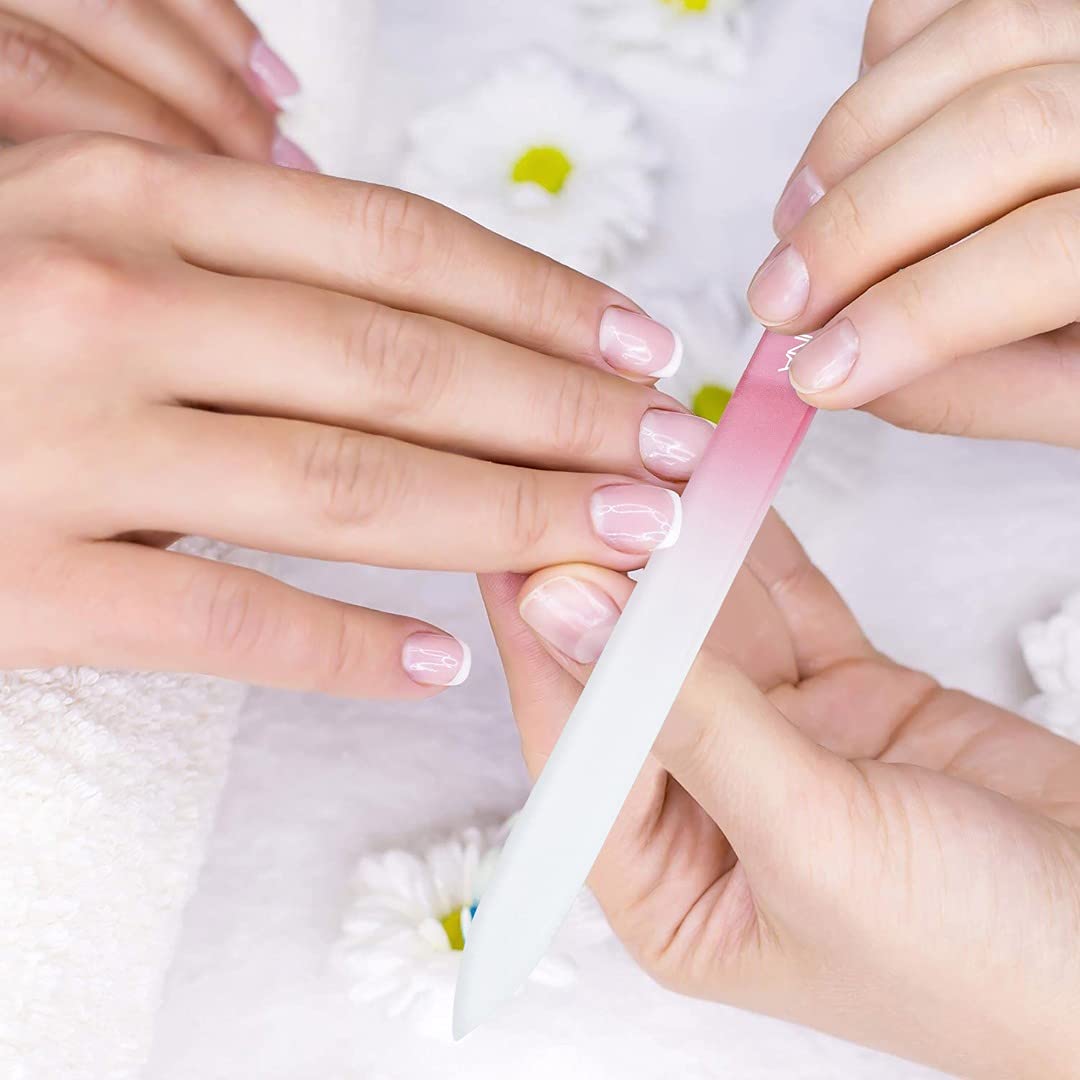 SEPHANNA Glass Nail File in clear case ensures visibility and safe travel.