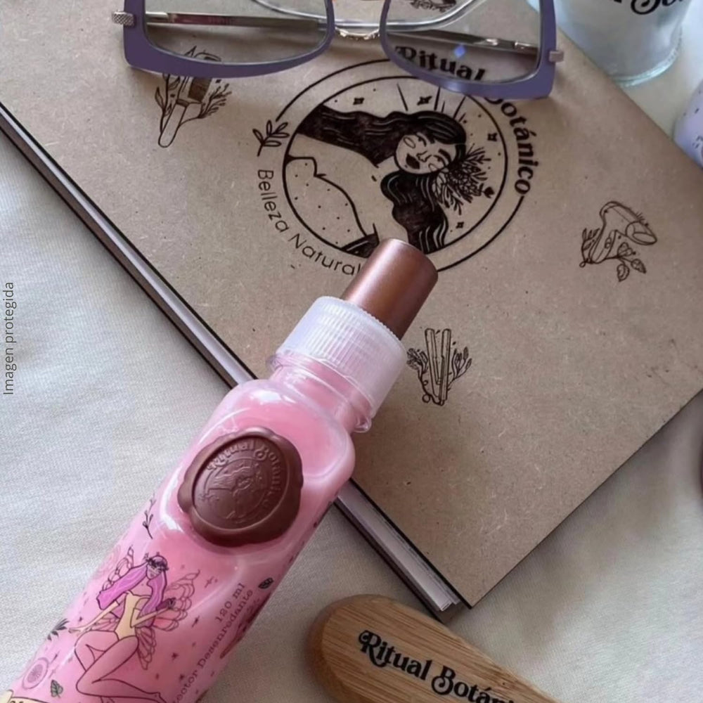 SHAEIO Ritual Botanico hair with frizz control and shine.