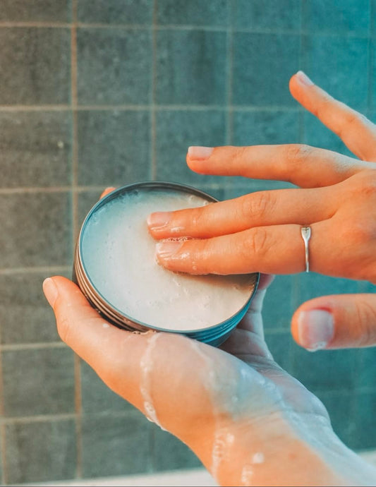 Ingredient close-up with bamboo extract and witch hazel for scalp cleansing