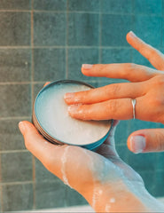 Ingredient close-up with bamboo extract and witch hazel for scalp cleansing